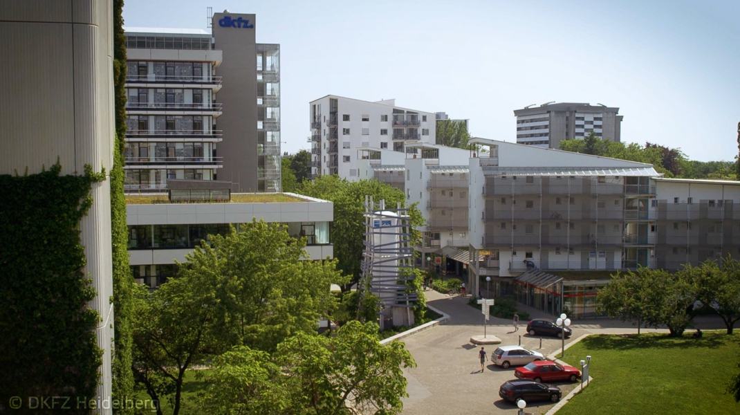 Blick auf die Gebäude des DKFZ in Heidelberg